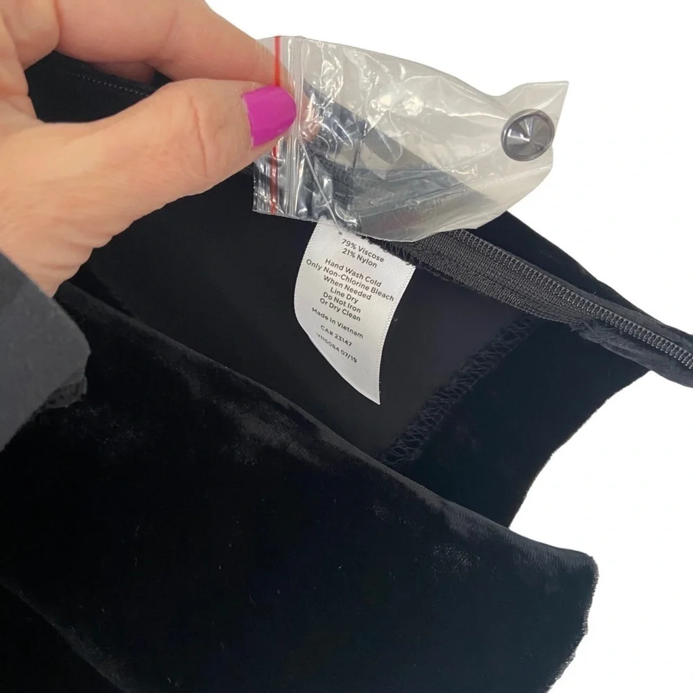 Talbots Women's Black Velour Blouse Top Ruched Short Sleeves Button Back PM NWT - Picture 10 of 14